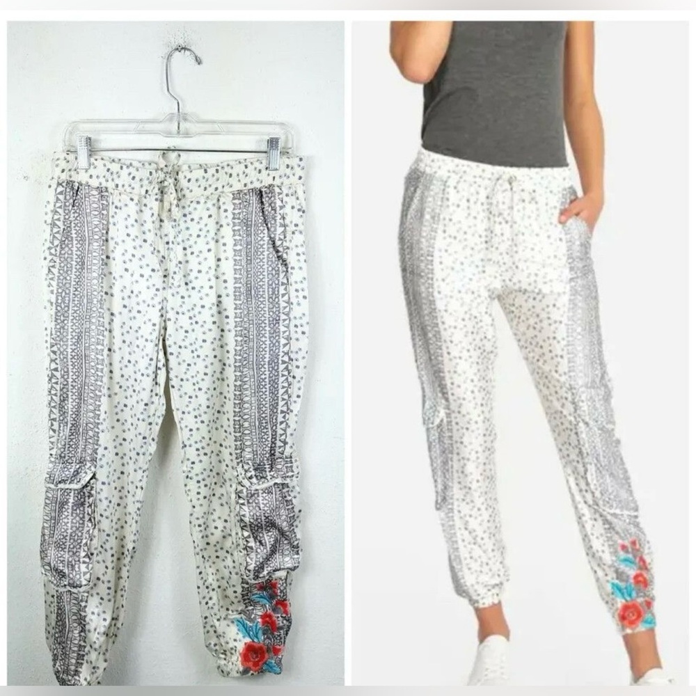 Johnny Was Mazey Satin
Pant Polka Dot Embroidered Cargo pants